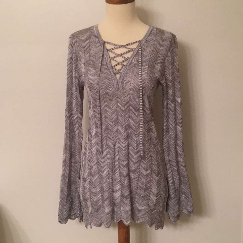 MAKE AN OFFER—White House Black Market top